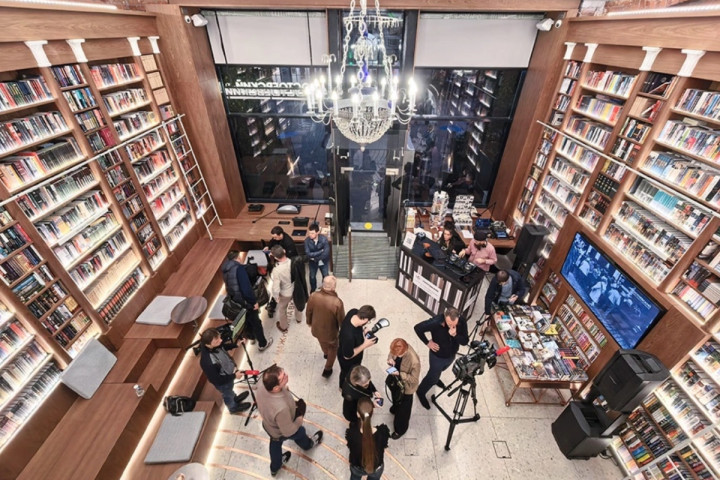 Обновленный легендарный книжный магазин вновь открыли в Москве