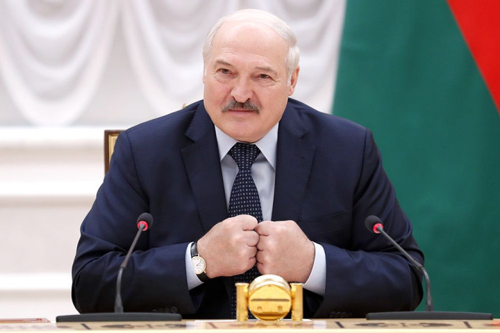 Лукашенко планирует сделать родительство "модным трендом"